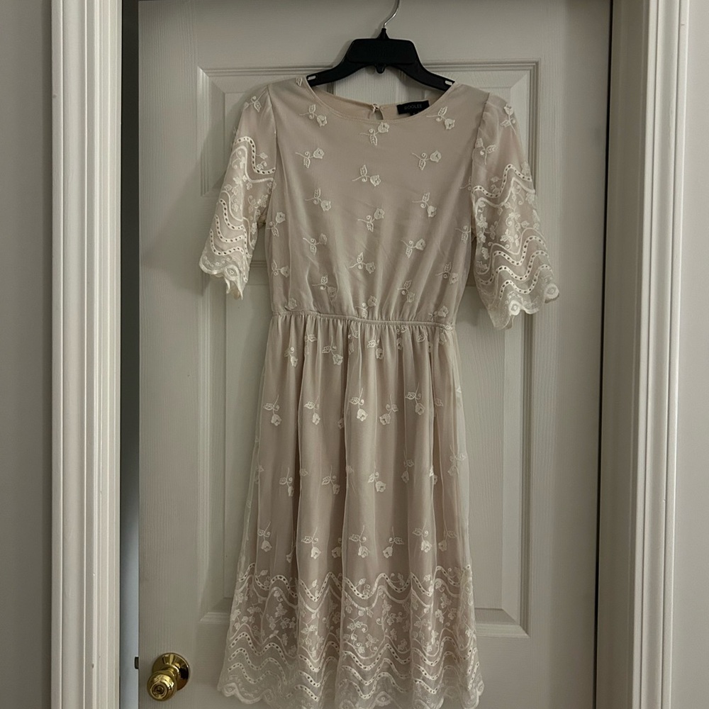 Elegant Cream Lace Dress